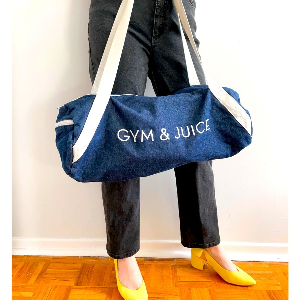 Gym and juice gym bag. In excellent condition
